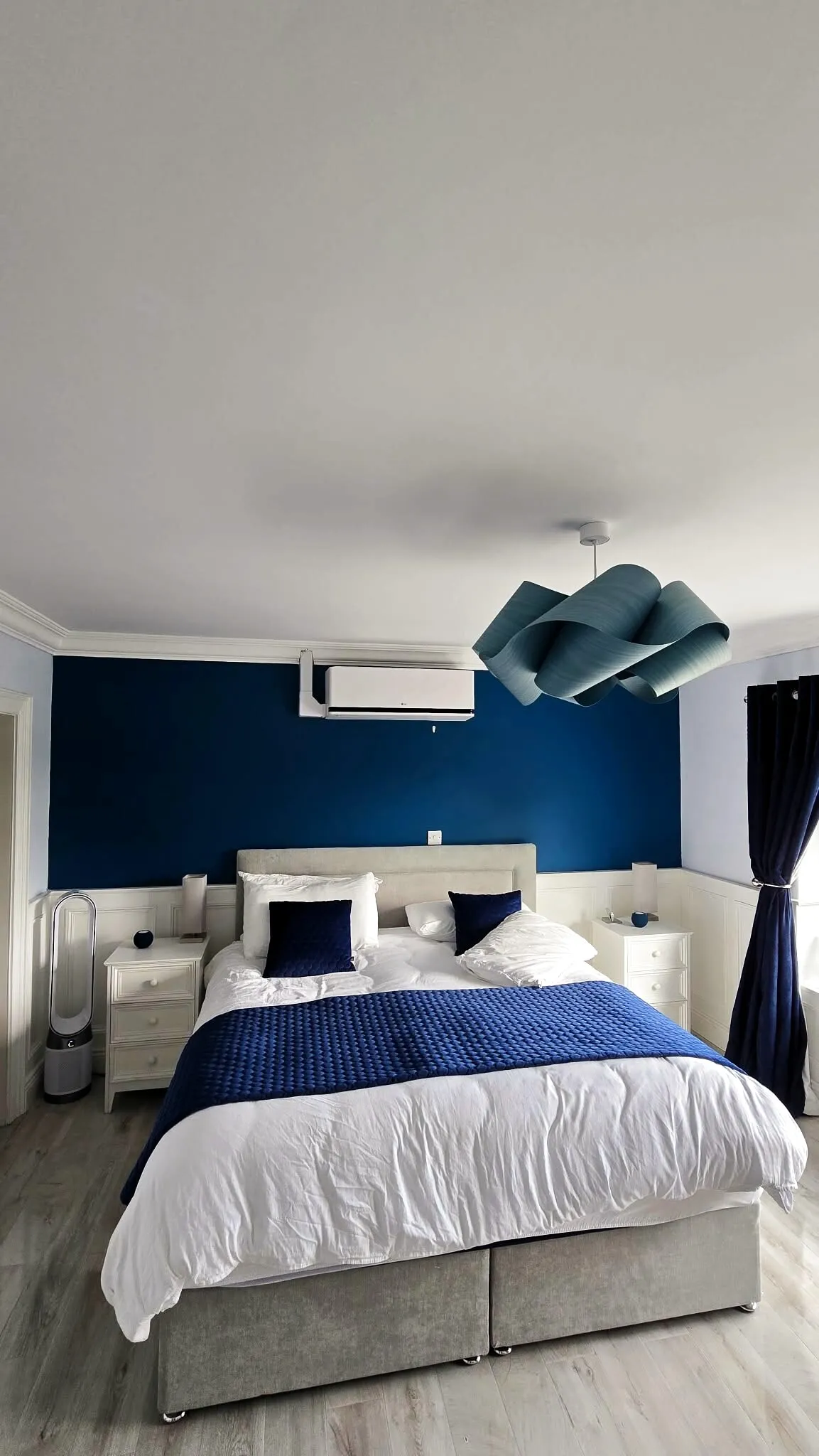 Air conditioning in a hotel bedroom