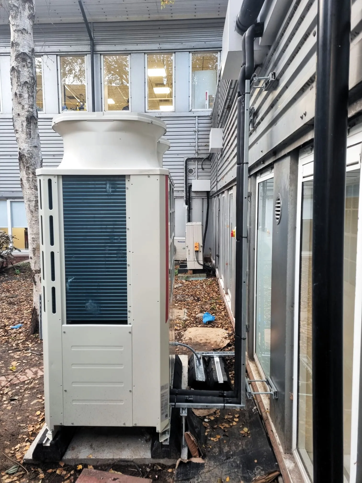 Mitsubishi VRF outdoor unit at a commercial building
