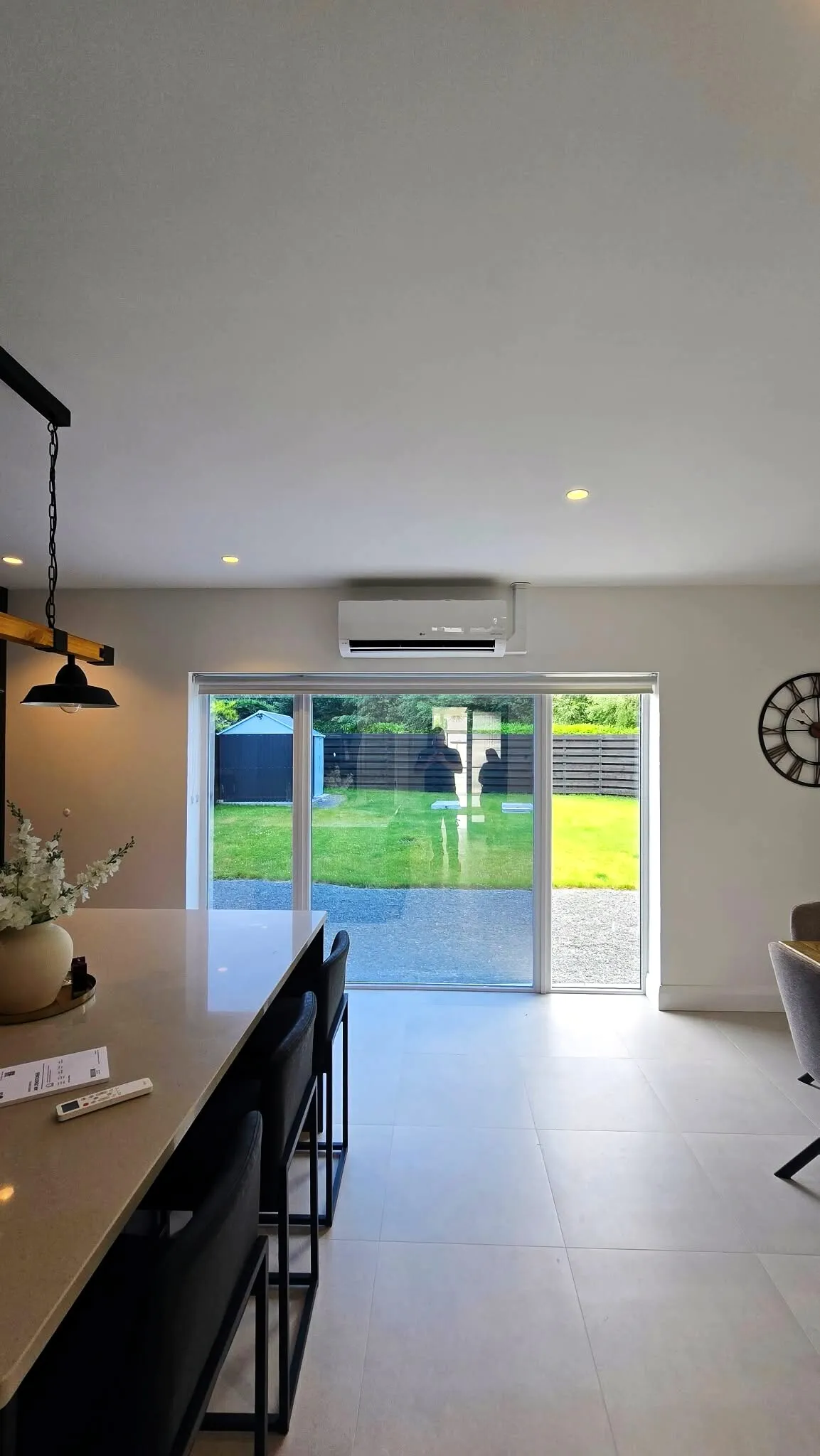 Air conditioning in an open plan living and dining area
